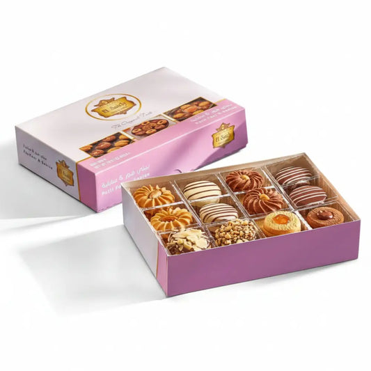 Box of assorted cookies with a pink box on a blue background, featuring the brand 'El Saeicy'.